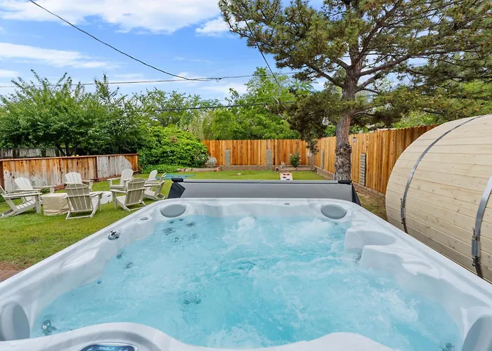 New Spacious Hot Tubsaunacold Plunge *